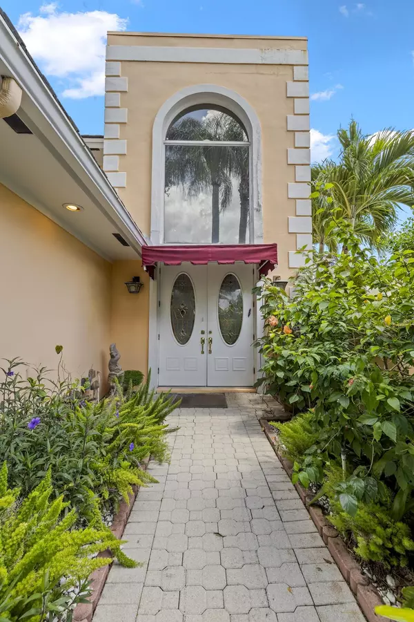 Boca Raton, FL 33433,23480 Butterfly Palm CT