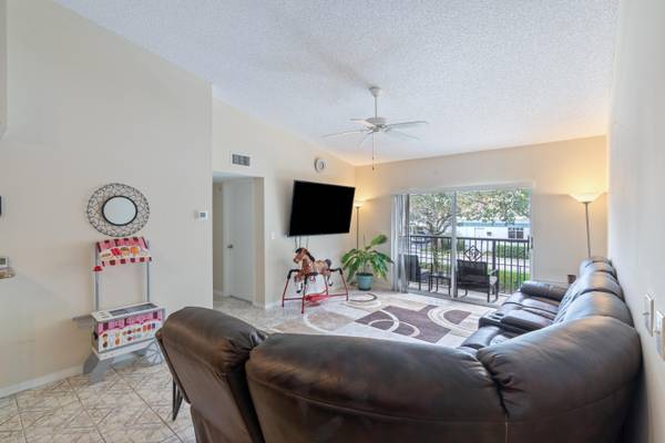 Royal Palm Beach, FL 33411,1500 S Crestwood CT 1507