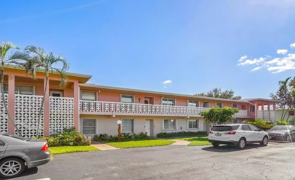 1341 NW 20th AVE 204, Delray Beach, FL 33445