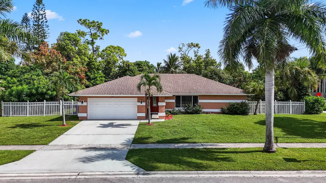 100 Mimosa ST, Royal Palm Beach, FL 33411