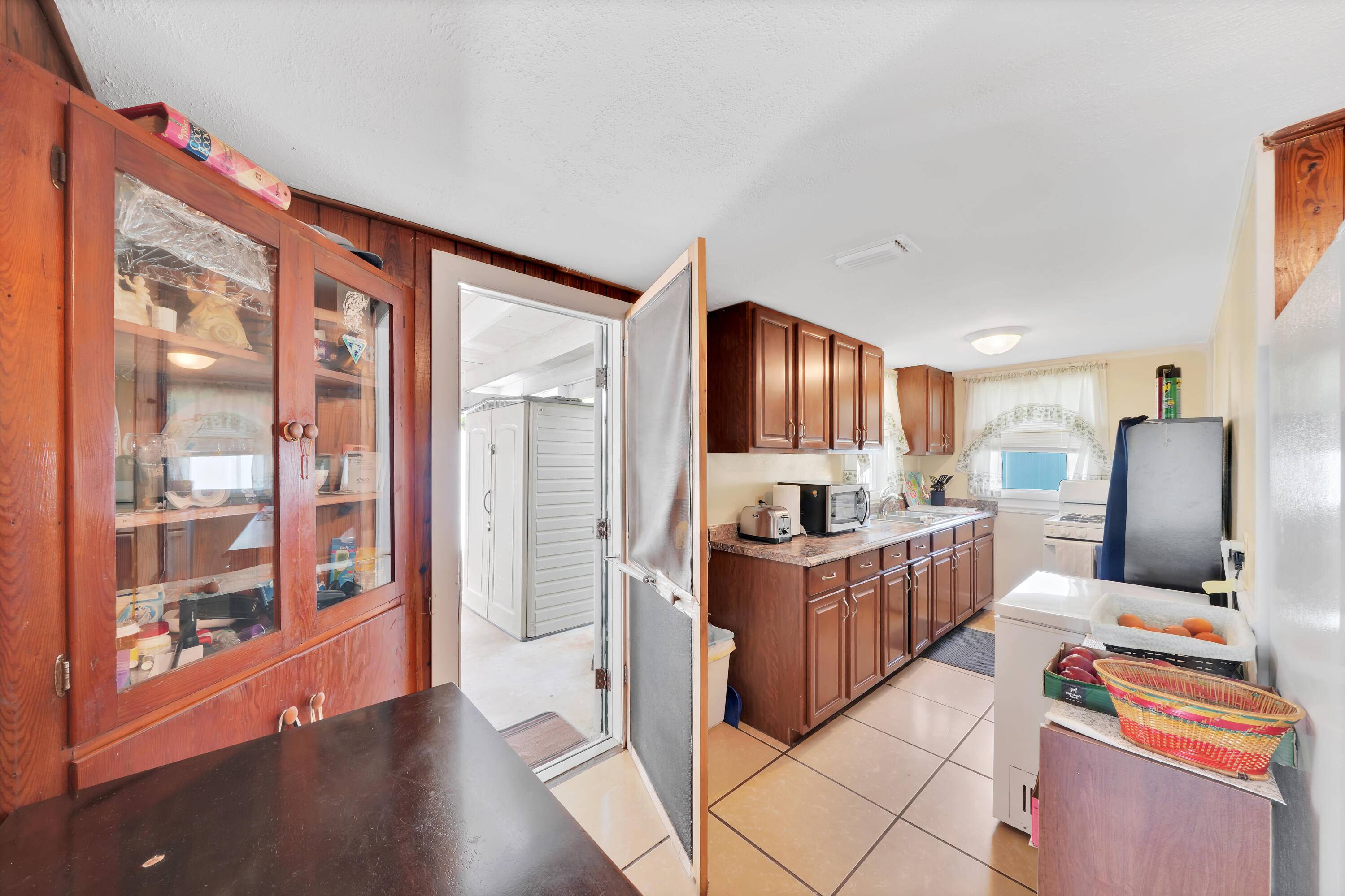 Royal Palm Estates, FL 33415,5271 Wallis RD