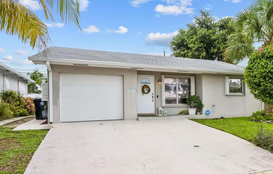 310 Wellesley DR, Lake Worth, FL 33460