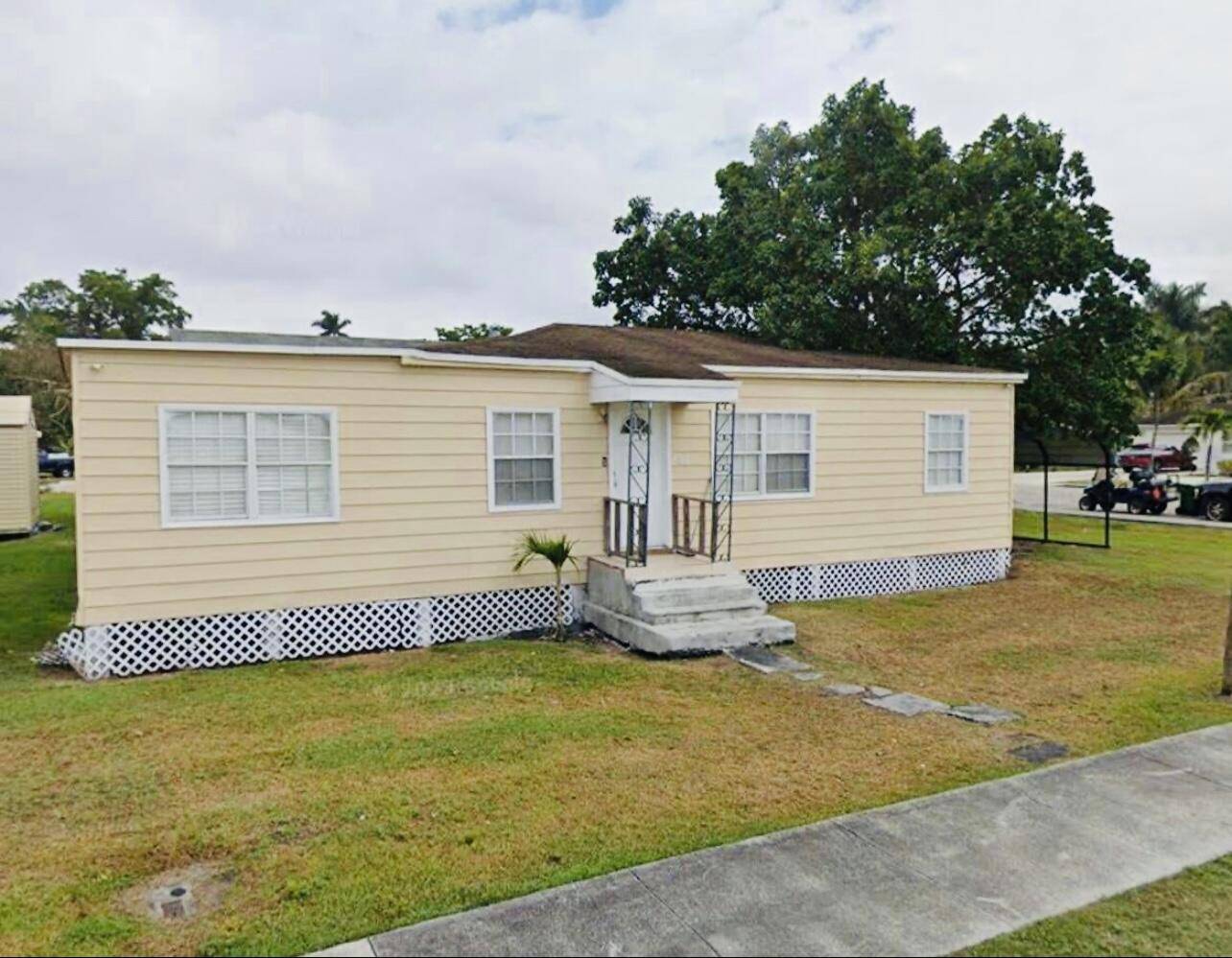 297 E E 4th St. ST, Pahokee, FL 33476