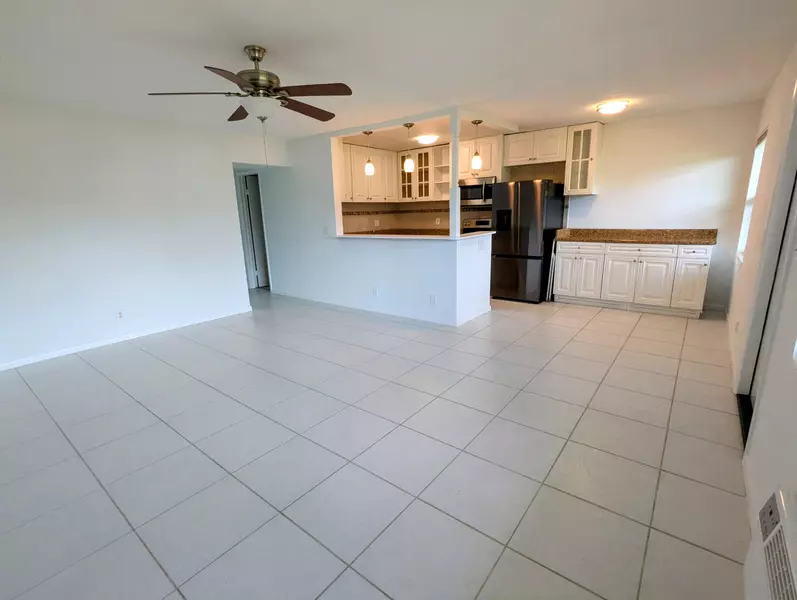 226 Coventry J 226, West Palm Beach, FL 33417