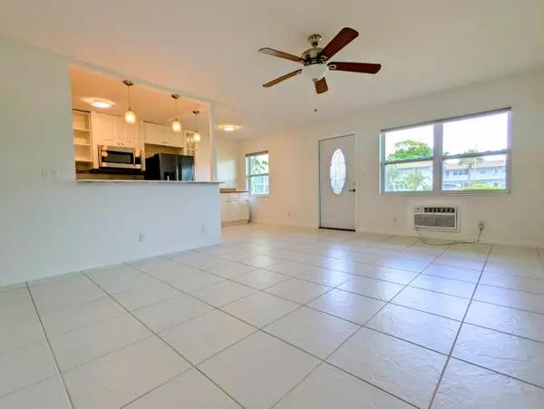 226 Coventry J 226, West Palm Beach, FL 33417