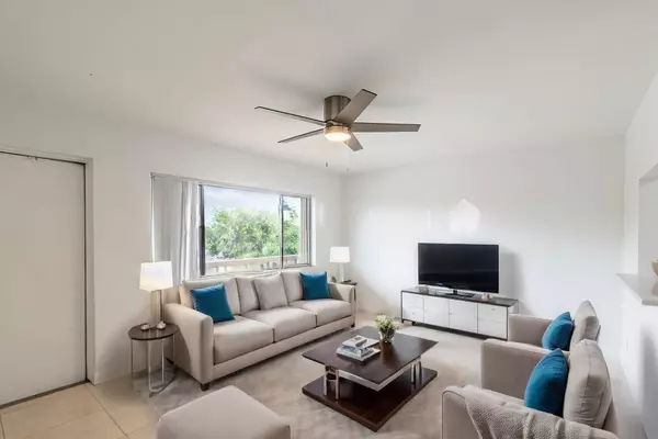 555 Purdy LN 316, Palm Springs, FL 33461