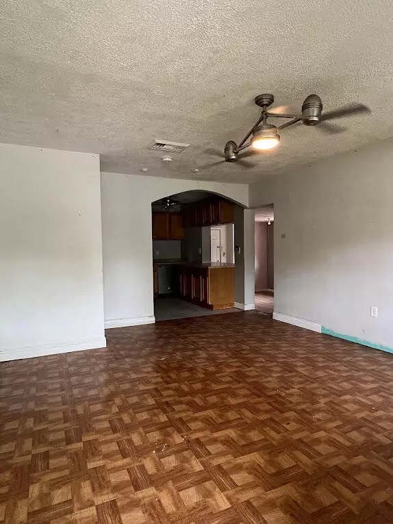 West Palm Beach, FL 33413,5840 Banana RD