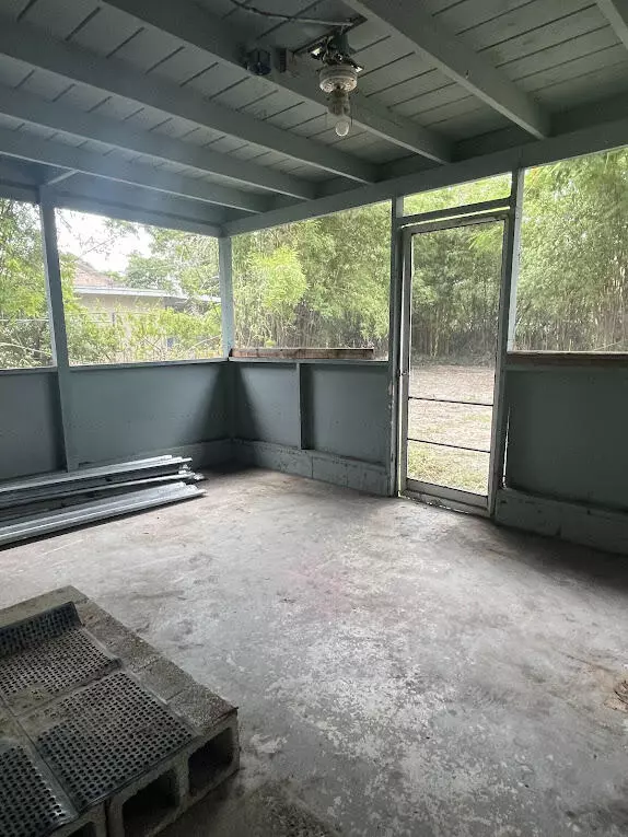 West Palm Beach, FL 33413,5840 Banana RD