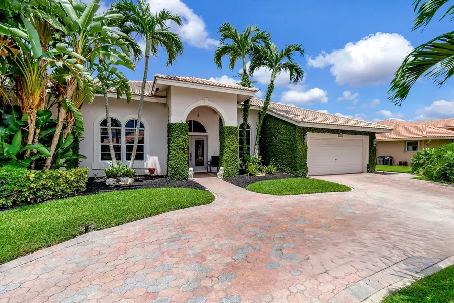 4807 S Cypress DR, Boynton Beach, FL 33436