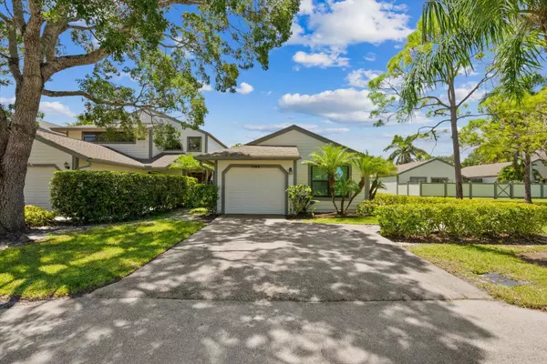 Wellington, FL 33414,2466 Bedford Mews DR