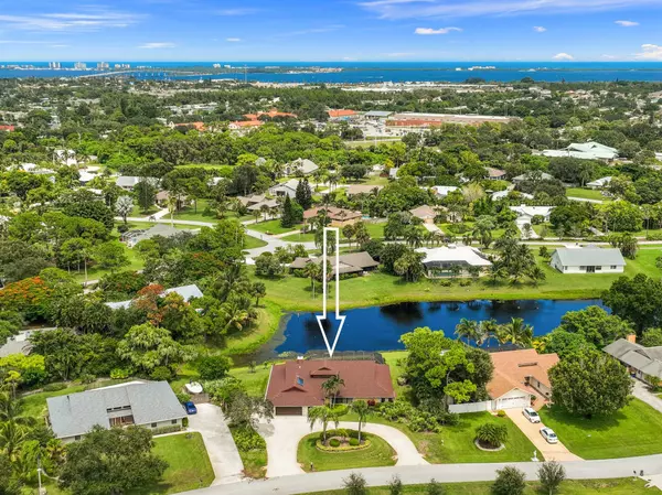 Jensen Beach, FL 34957,919 NE Juniper PL