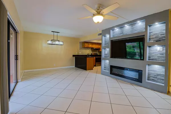 34 Seville CIR 4-50,  Davie,  FL 33324