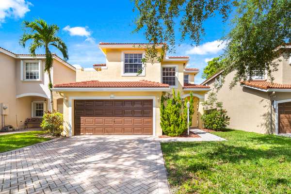 3943 Crescent Creek DR, Coconut Creek, FL 33073