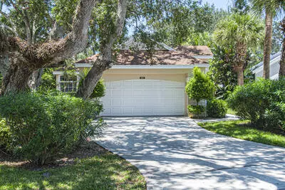 8813 Lakeside CIR, Vero Beach, FL 32963