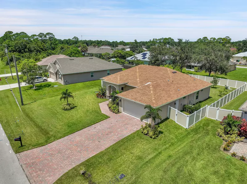 1561 SW Mullinax AVE, Port Saint Lucie, FL 34953