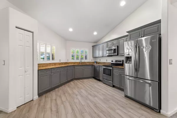 17117 N 46th CT The Acreage, FL 33470