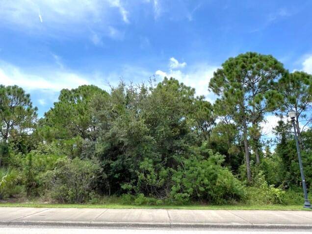 Port Saint Lucie, FL 34953,228 SW Becker RD