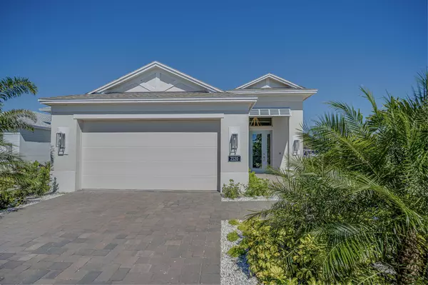 2151 Falls CIR, Vero Beach, FL 32967