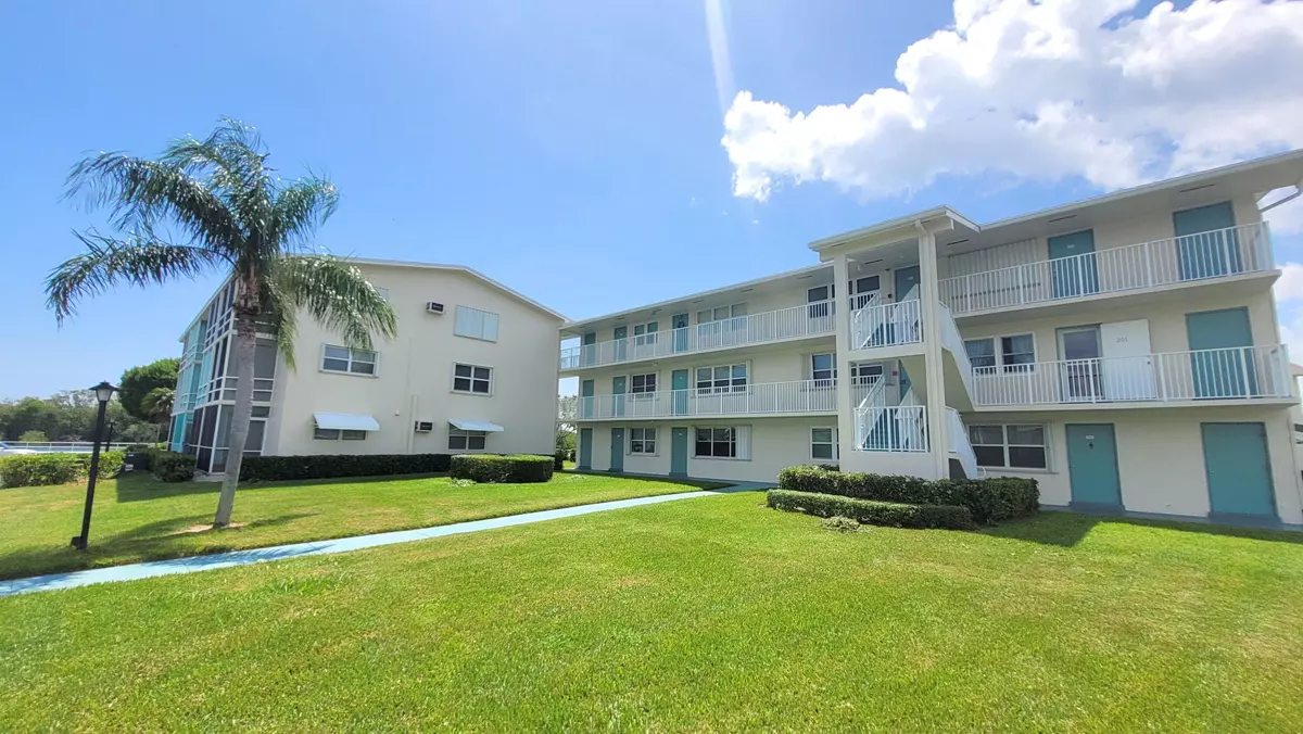 Boynton Beach, FL 33435,450 E Horizons 202