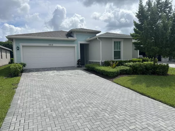 6818 Pointe Of Woods DR, West Palm Beach, FL 33413