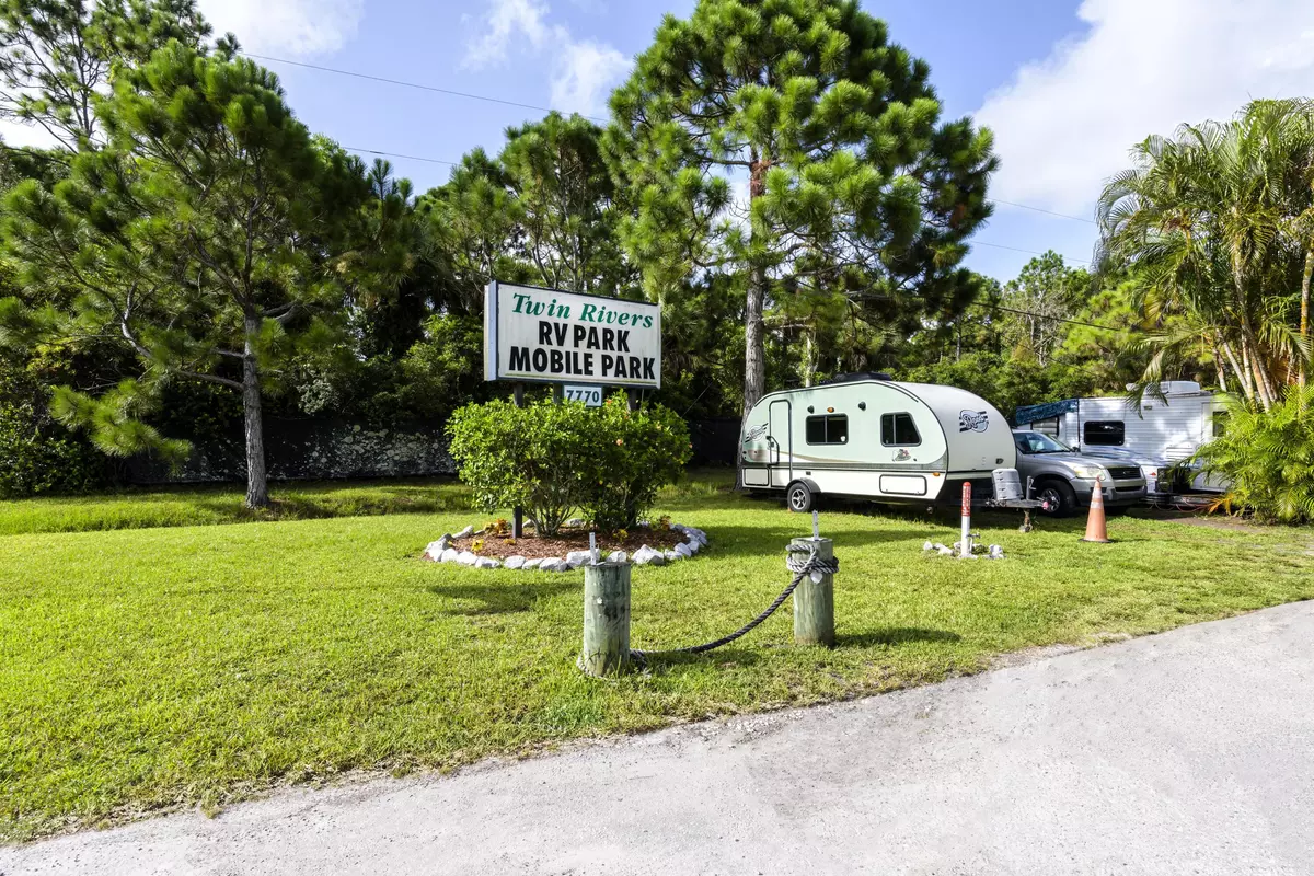 Hobe Sound, FL 33455,7770 SE Federal Hwy HWY