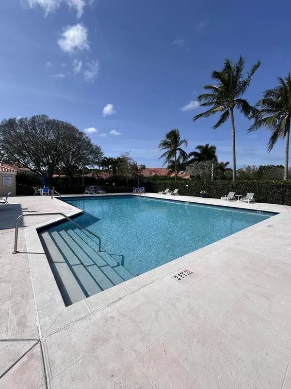 Palm Beach Gardens, FL 33410,2670 Mikasa DR