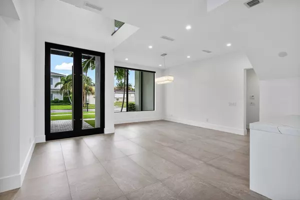 Boca Raton, FL 33432,465 NE 4th ST