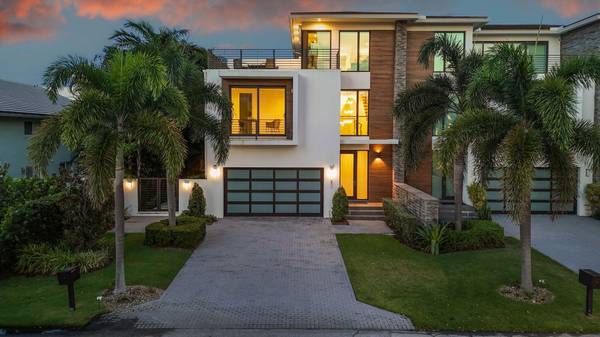 211 Macfarlane DR, Delray Beach, FL 33483