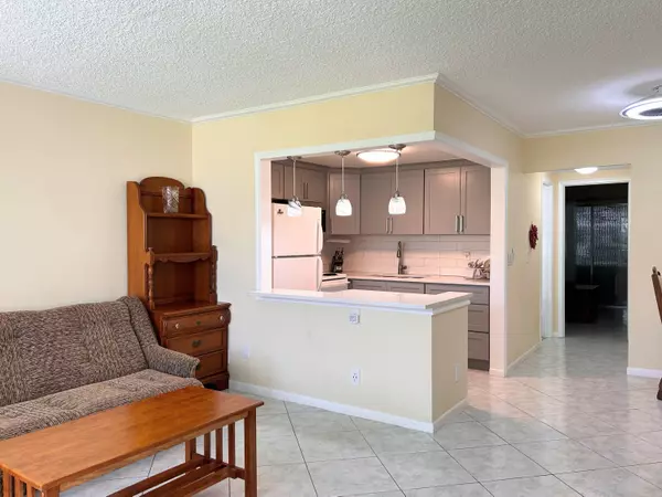 Boynton Beach, FL 33435,350 Horizons E 106