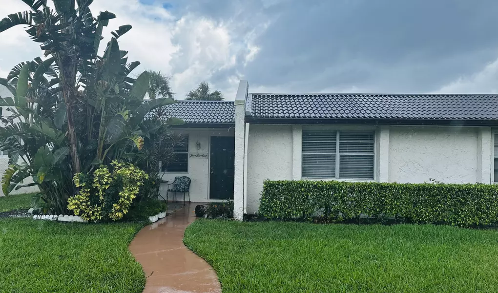 441 Golden River DR, West Palm Beach, FL 33411