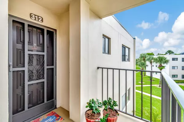 Delray Beach, FL 33484,5370 Las Verdes CIR 312