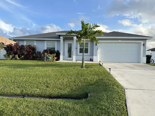 1122 SW Jennifer AVE, Port Saint Lucie, FL 34953