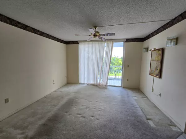 Delray Beach, FL 33484,5936 Morningstar CIR 401