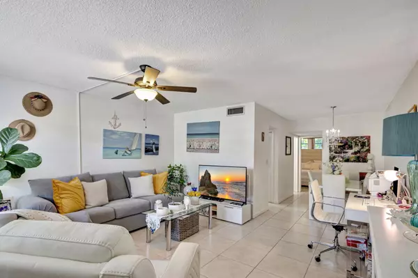 2565 S Ocean BLVD 211, Palm Beach, FL 33480
