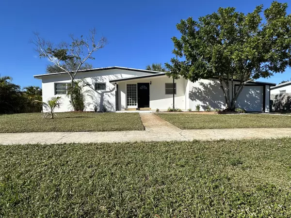 874 Dolores ST, Sebastian, FL 32958