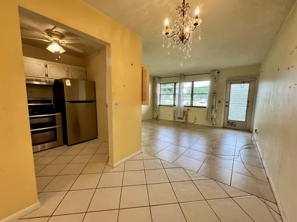 174 Cambridge H,  West Palm Beach,  FL 33417