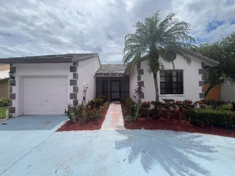 6036 Strawberry Lakes CIR, Lake Worth, FL 33463