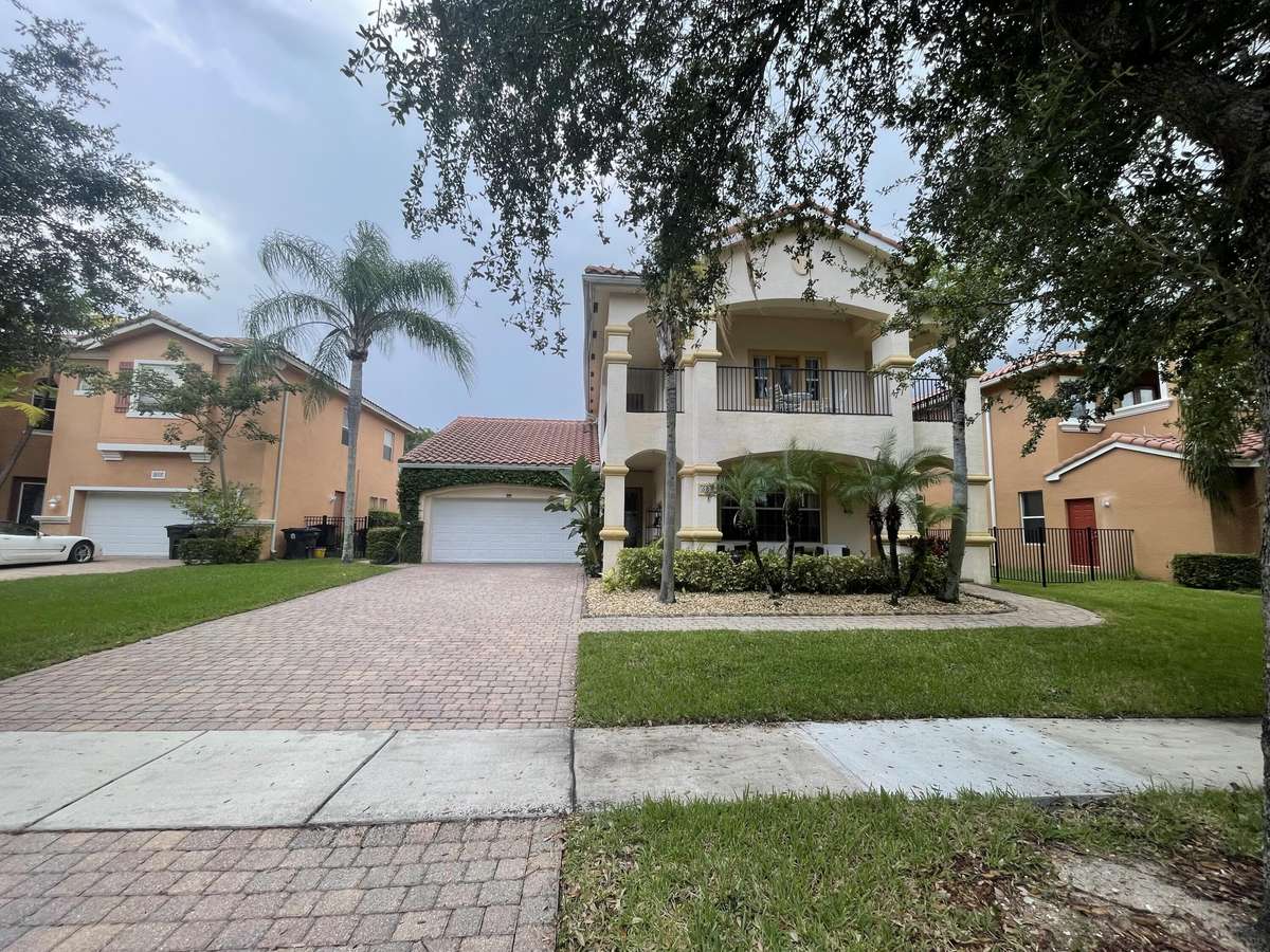 West Palm Beach, FL 33413,683 Cresta CIR