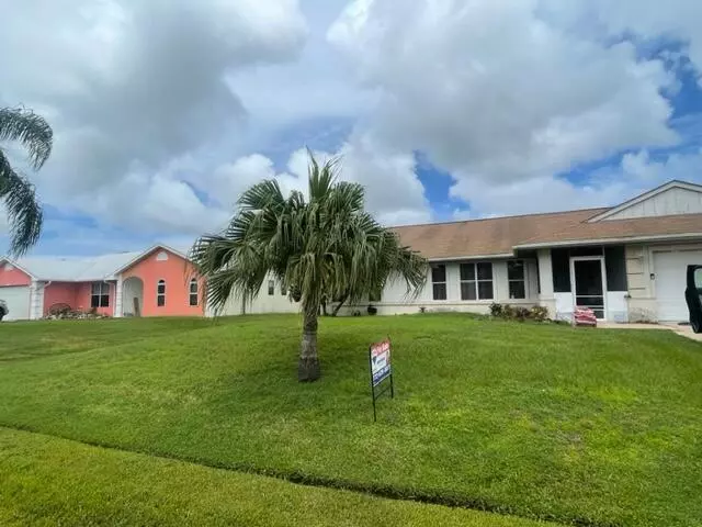 1961 SW Brisbane Street ST, Port Saint Lucie, FL 34984