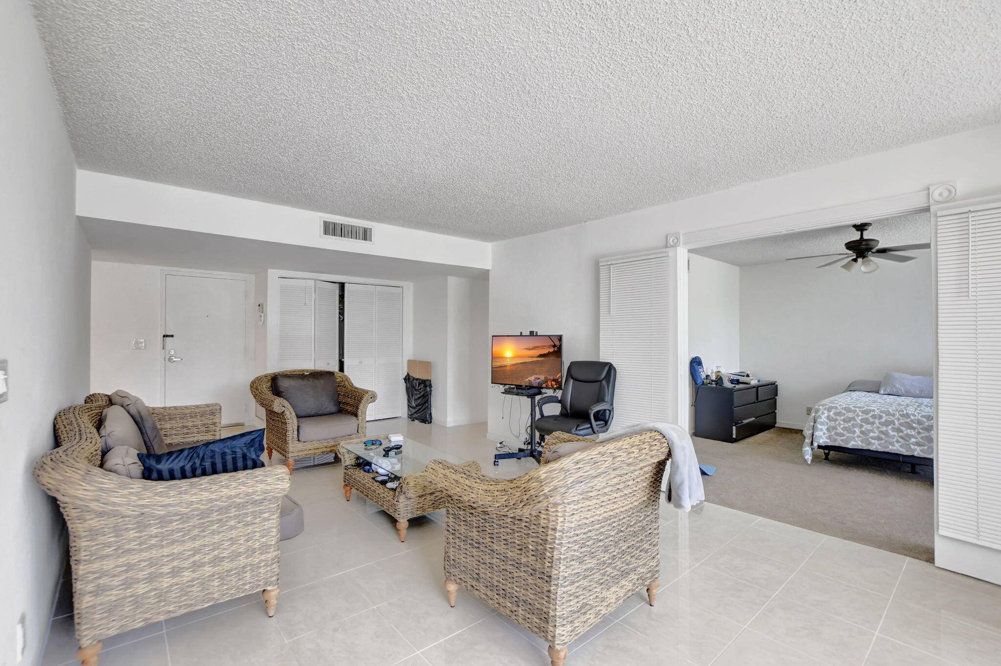 Boca Raton, FL 33487,799 Jeffery ST 2090