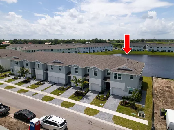 Port Saint Lucie, FL 34984,380 SE Crossoak LN