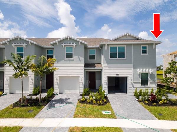 380 SE Crossoak LN, Port Saint Lucie, FL 34984