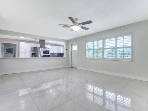 West Palm Beach, FL 33415,270 Forest Estate DR