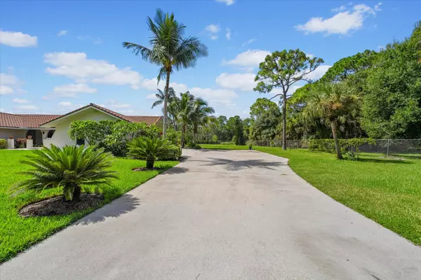 Palm Beach Gardens, FL 33418,7676 N 150th CT