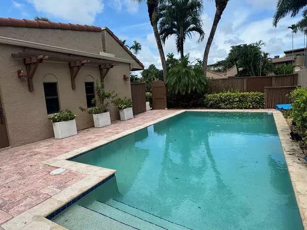 6540 Patio LN, Boca Raton, FL 33433