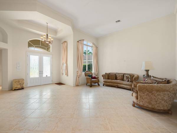 Palm Beach Gardens, FL 33418,262 Isle WAY