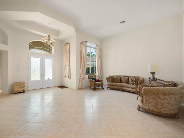 Palm Beach Gardens, FL 33418,262 Isle WAY