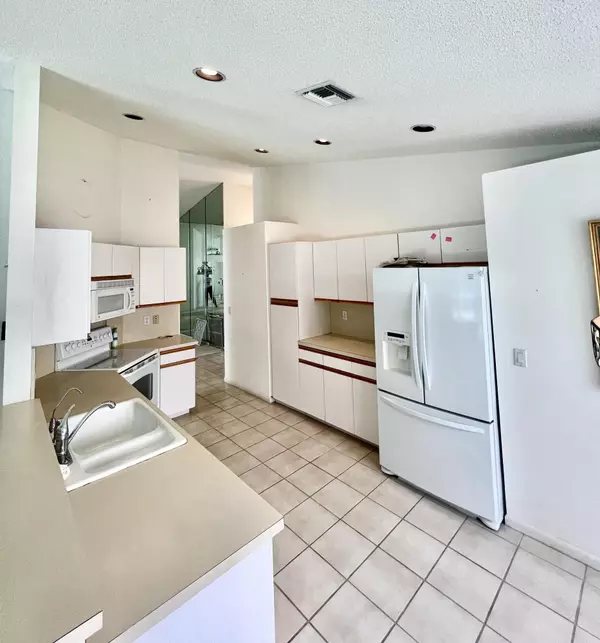 Palm Beach Gardens, FL 33410,101 W Siena Oaks CIR