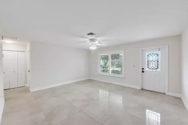 Boca Raton, FL 33434,3332 NW 26th CT