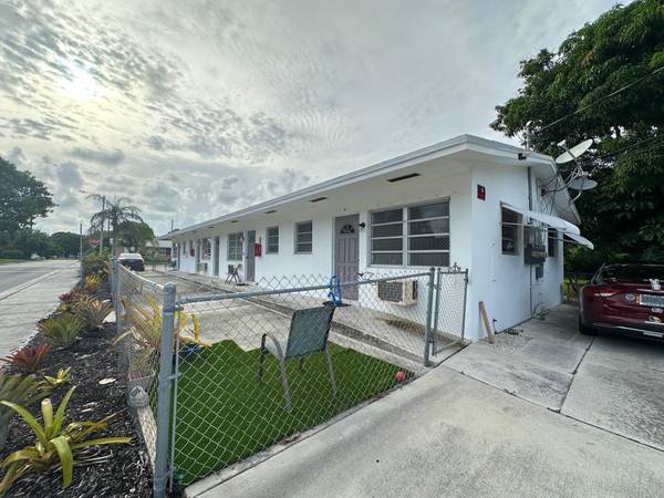 932 S B ST 1-4, Lake Worth Beach, FL 33460